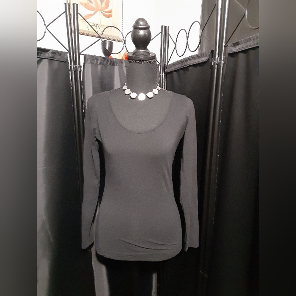 H&M Classic Black Long Sleeve Top Women's Suze Snall Casual